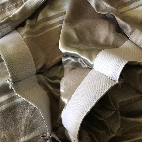 🔥 ON SALE 🔥 2 Panels 💖 Silky Curtain Panel Set-I have 2 panel